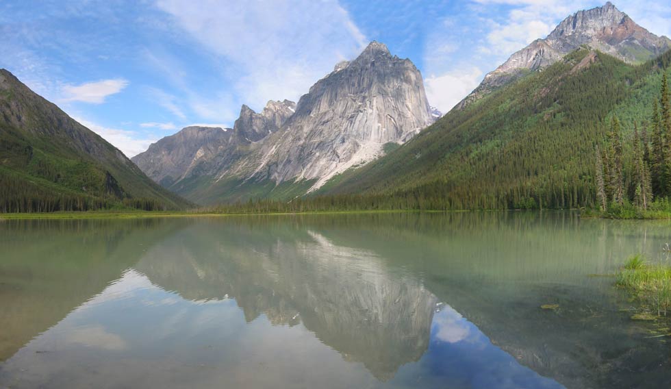 picture of glacier lake